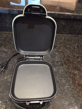 Dash Mint Green Dash Grilled Cheese Maker